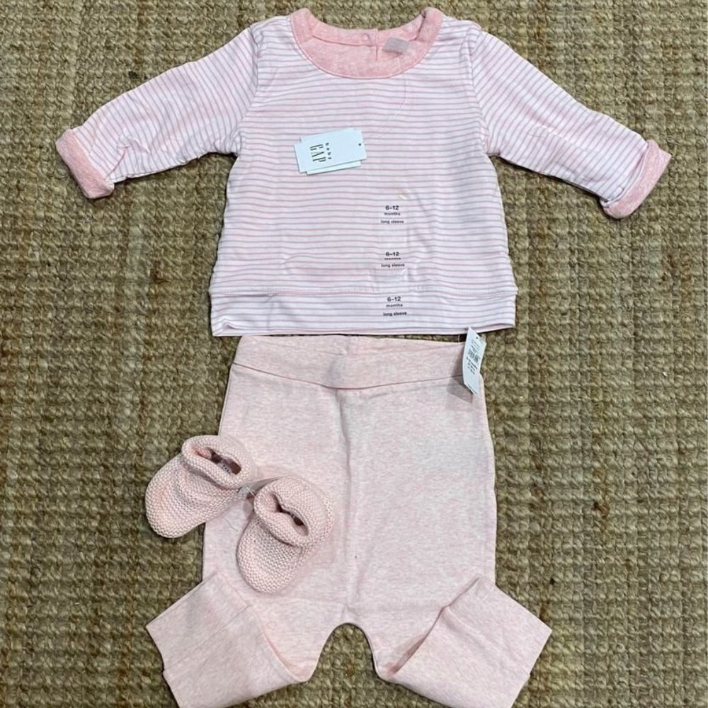 NWT GAP Pink Outfit (6-12 Months)